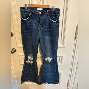 Risen flare jeans. Size 2XL